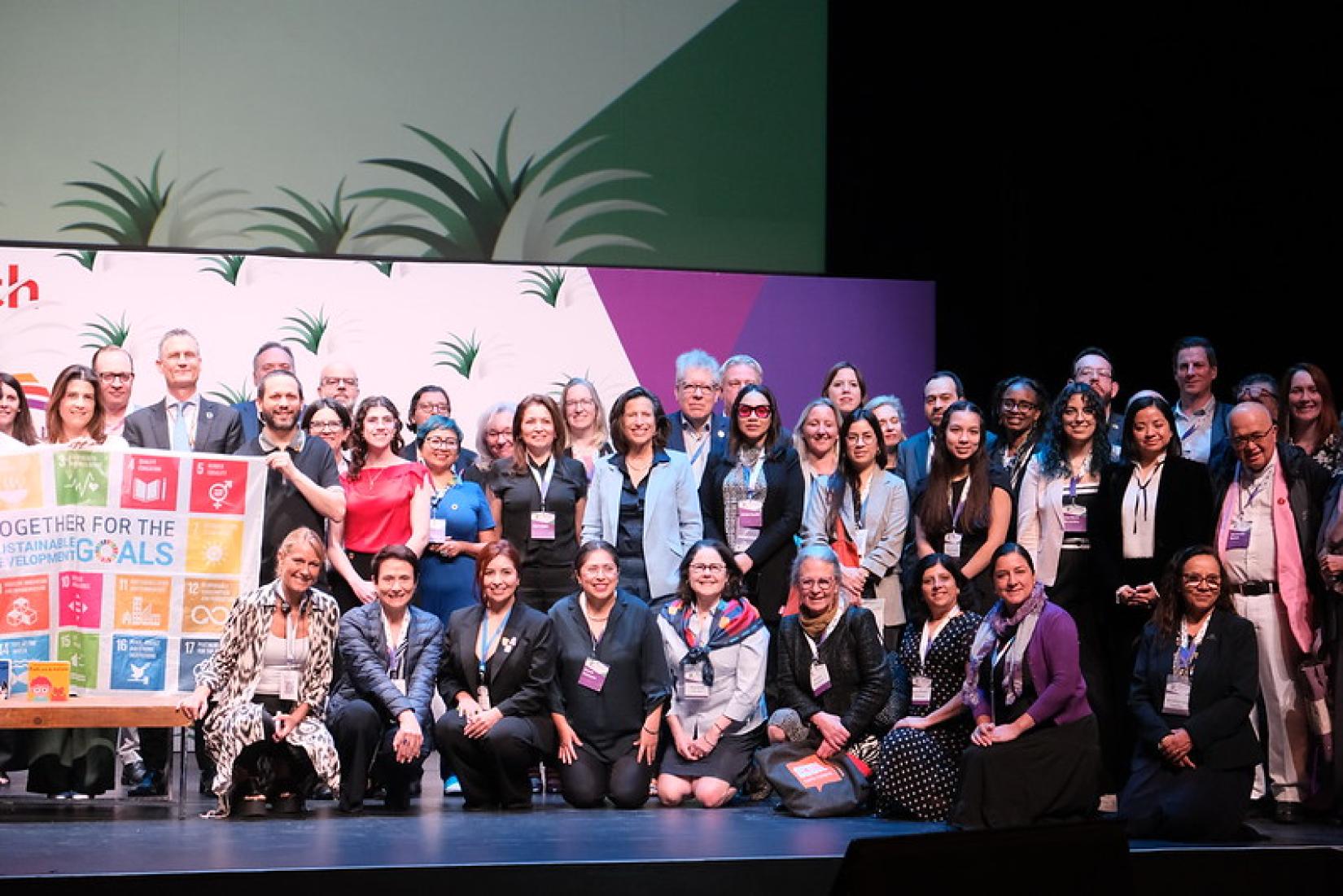 Melissa Fleming junto a las y los participantes del  34° Congreso Internacional de Editores, el cual se llevó a cabo en Guadalajara, Jalisco 